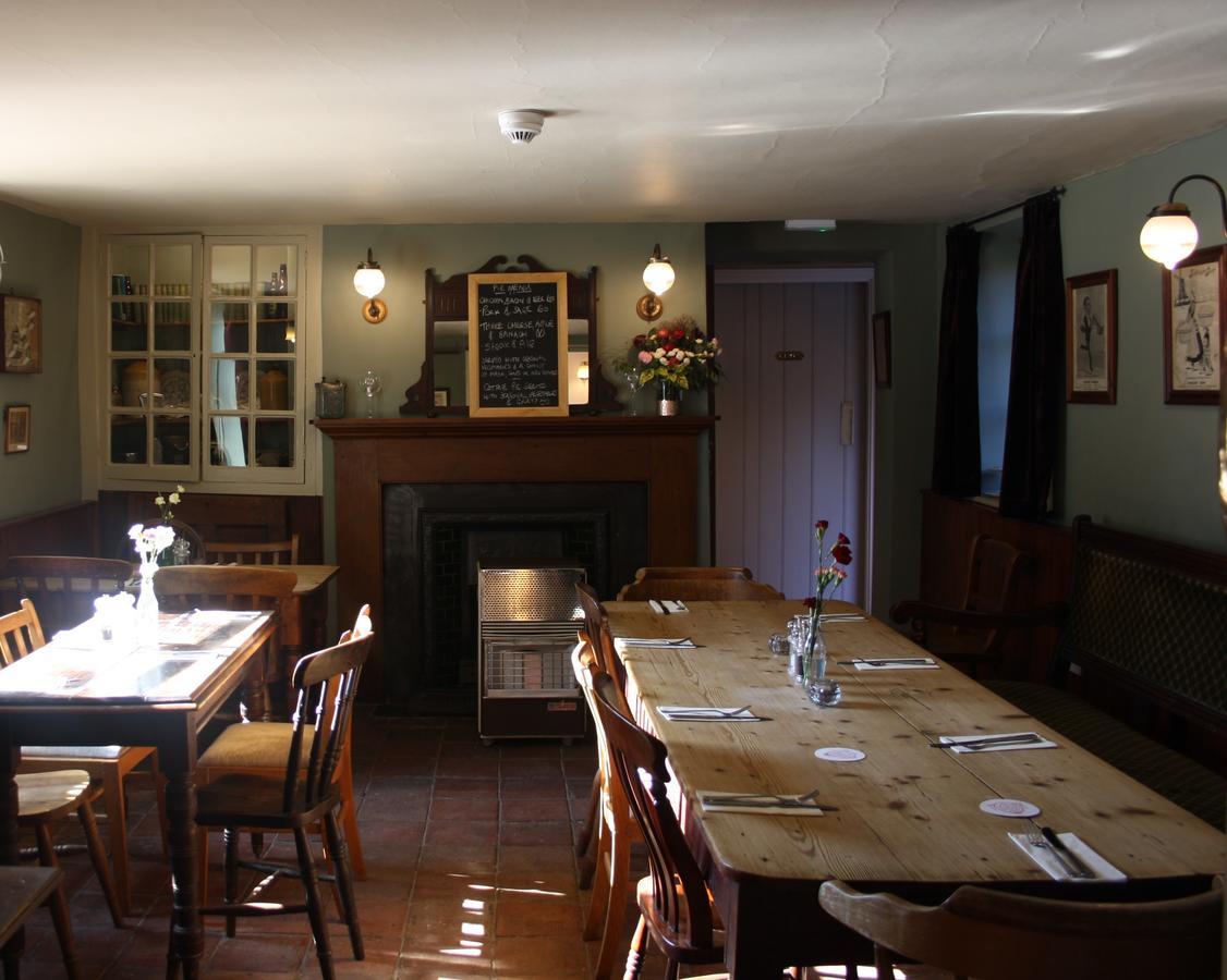 The Three Horseshoes Warham Bagian luar foto